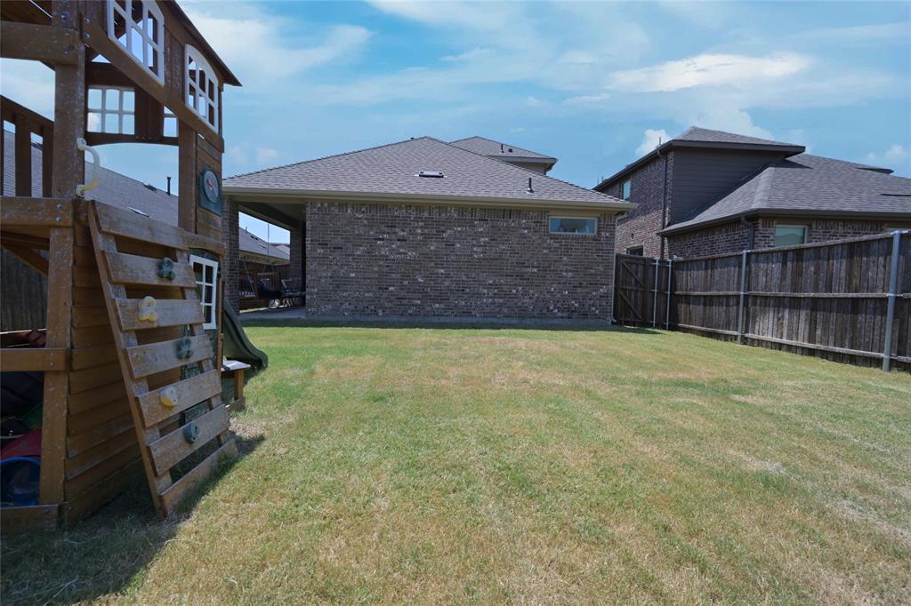 525 Liliana Lane Property Photo 37
