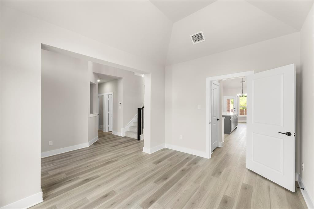 941 Gold Finch Lane Property Photo 6