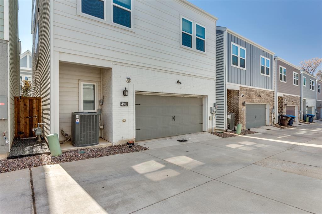 4913 Ivy Charm Way Property Photo 3