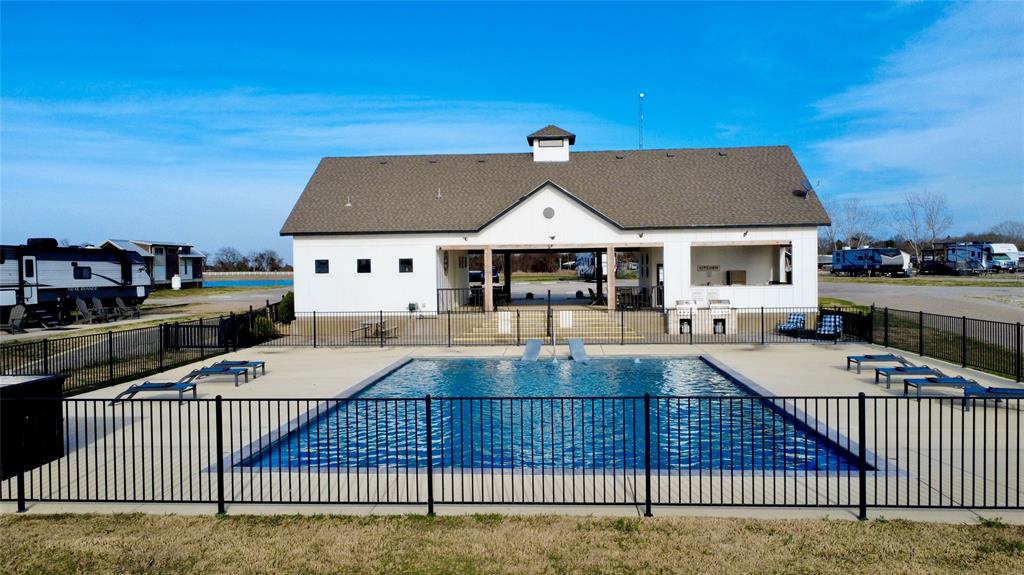 6082 Peninsula Road Property Photo 3