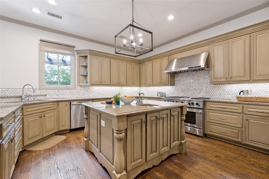 6615 Meadow Road Property Photo 14