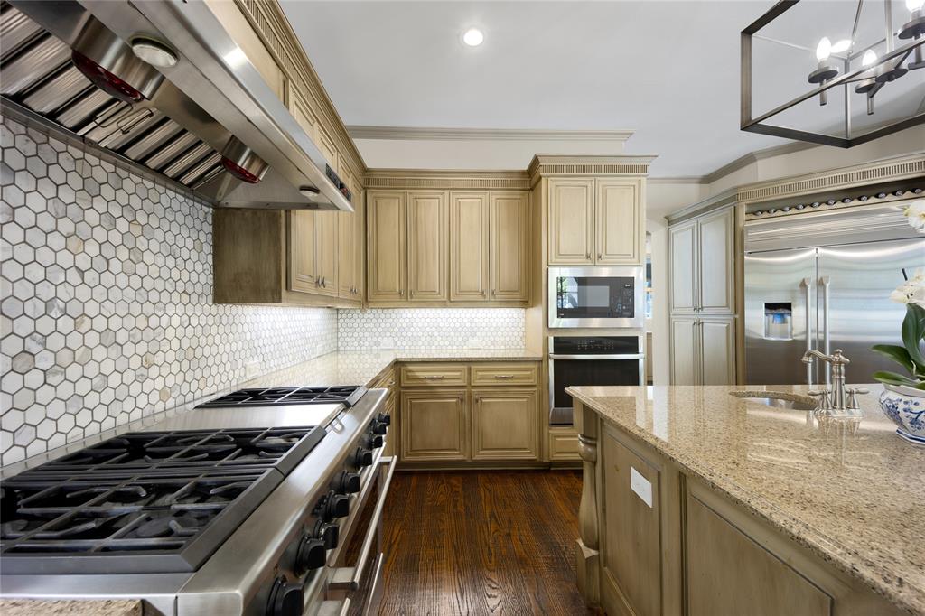 6615 Meadow Road Property Photo 15
