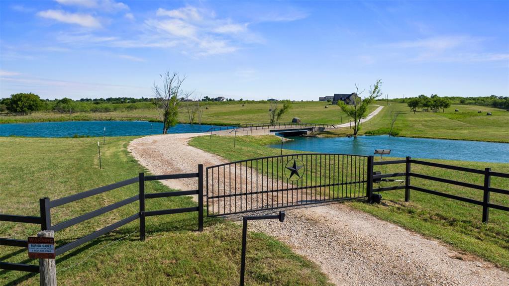 15949 E Us Highway 190 Property Photo 1