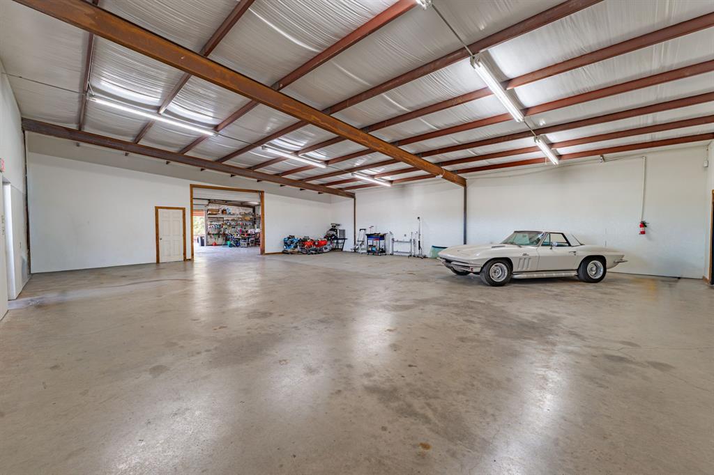 2675 W Highway 377 Property Photo 4