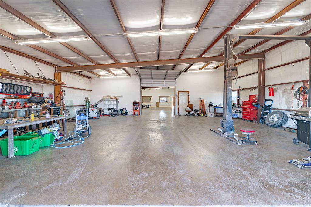 2675 W Highway 377 Property Photo 6