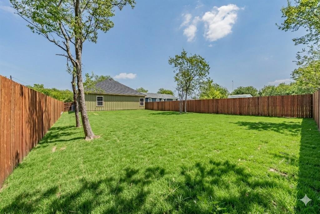 412 Matthew Street Property Photo 10