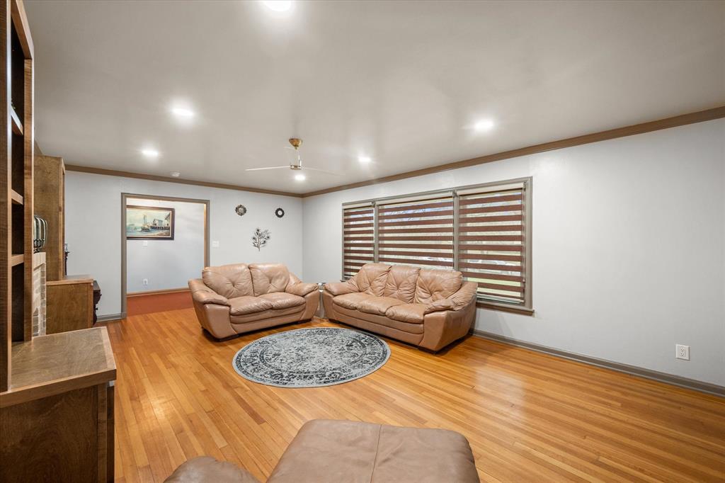 300 W College Avenue Property Photo 8