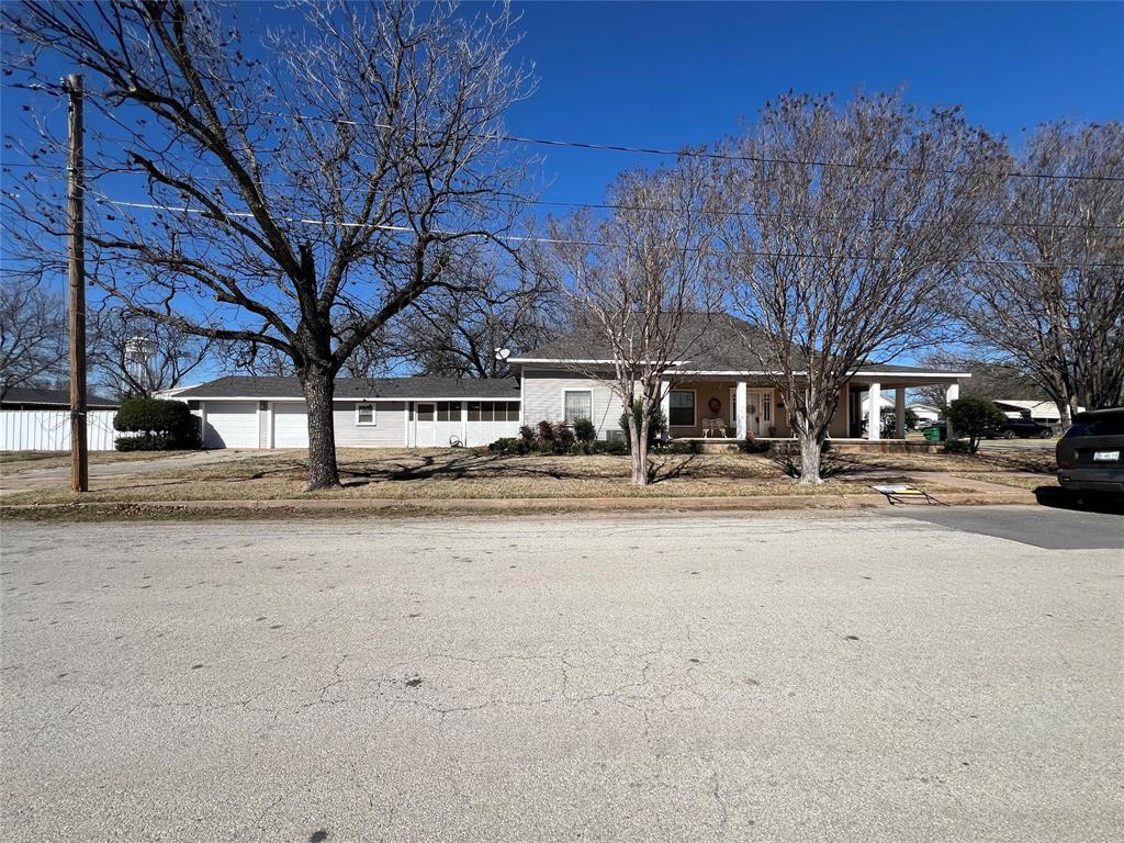 316 E Spring Street Property Photo 2