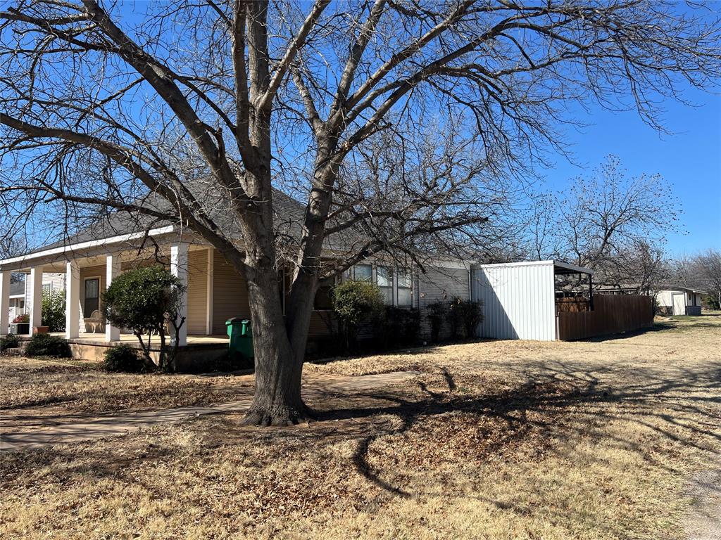 316 E Spring Street Property Photo 4