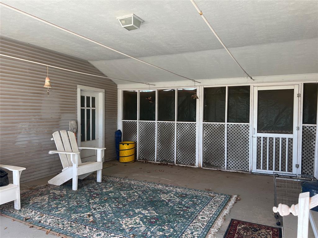 316 E Spring Street Property Photo 6