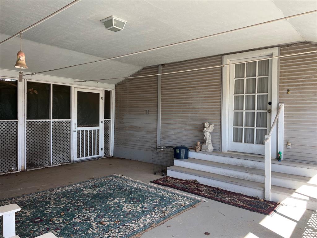 316 E Spring Street Property Photo 7
