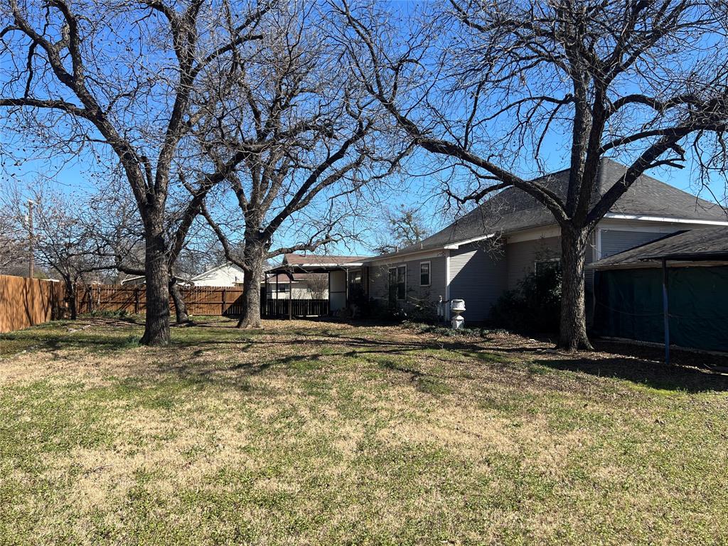 316 E Spring Street Property Photo 11