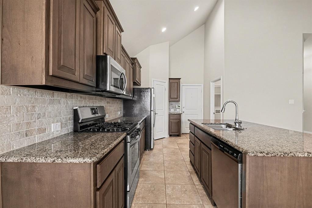 905 Falcon Road Property Photo 10