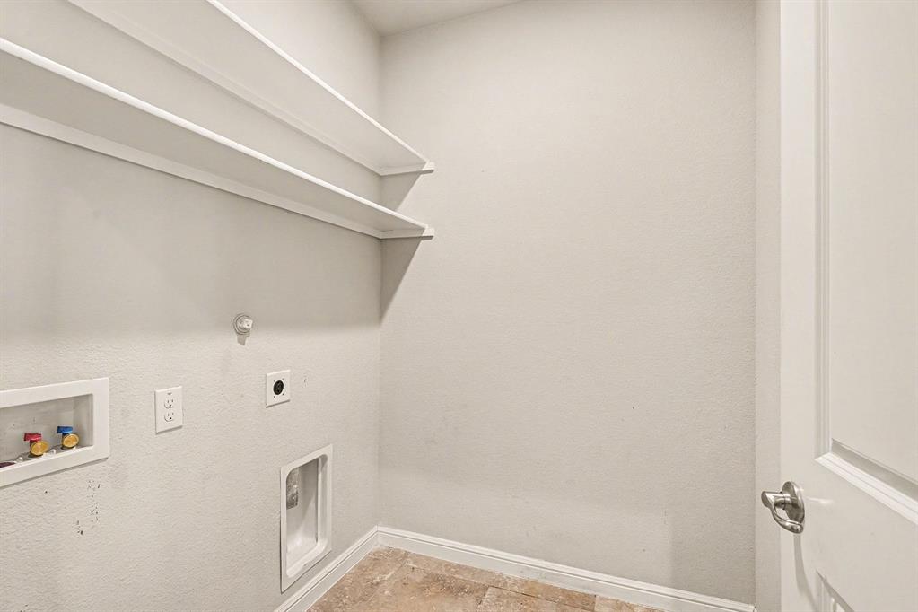 905 Falcon Road Property Photo 28