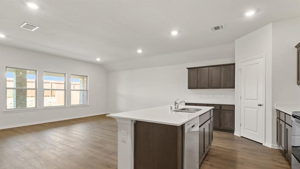 1923 Reveille Way Property Photo 8