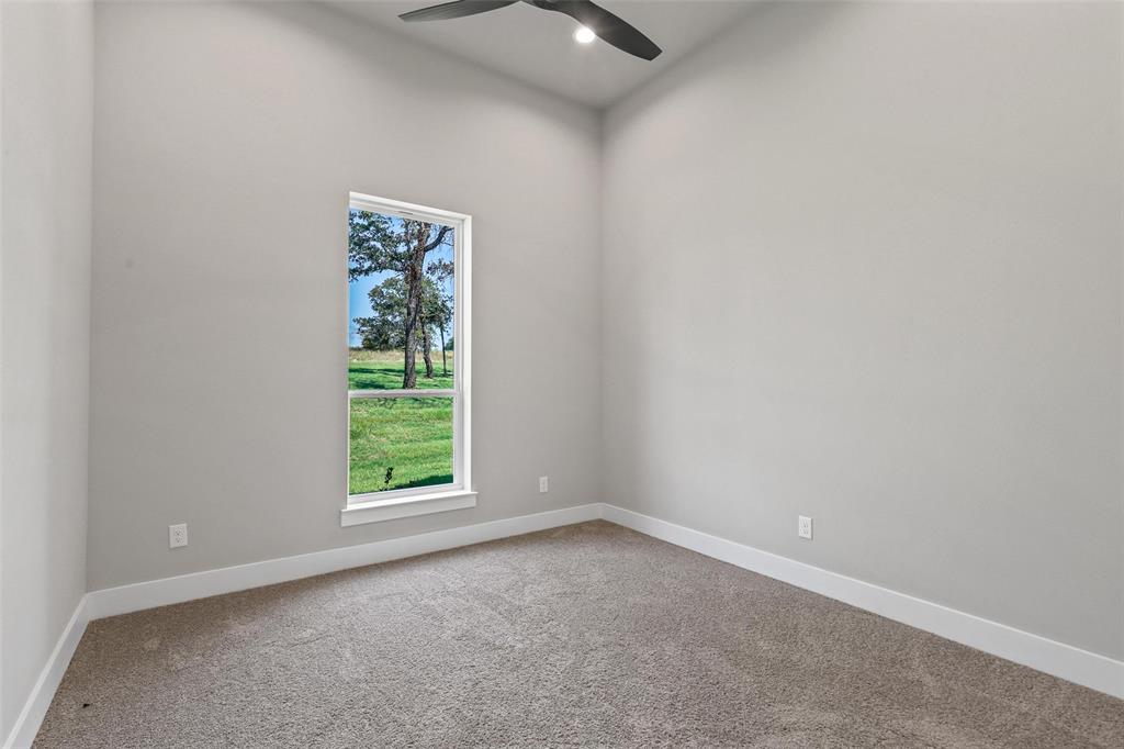 1064 Glenoaks Drive Property Photo 14