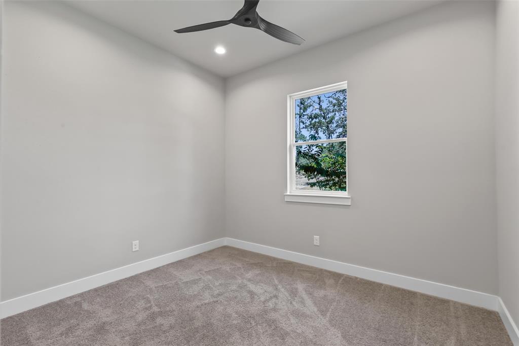 1064 Glenoaks Drive Property Photo 15