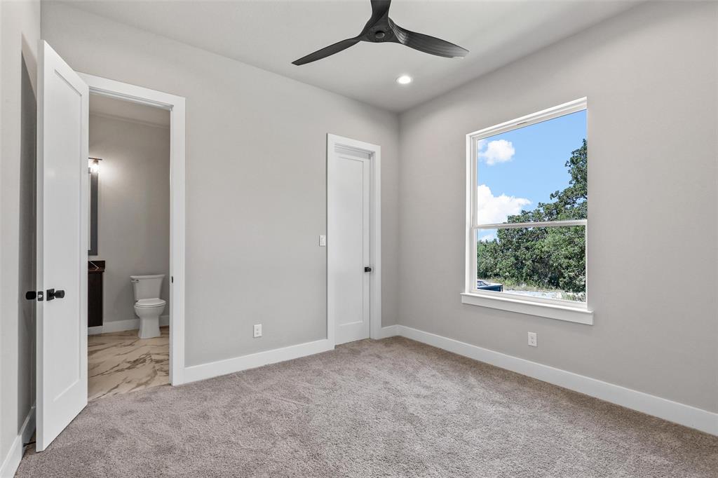 1064 Glenoaks Drive Property Photo 18