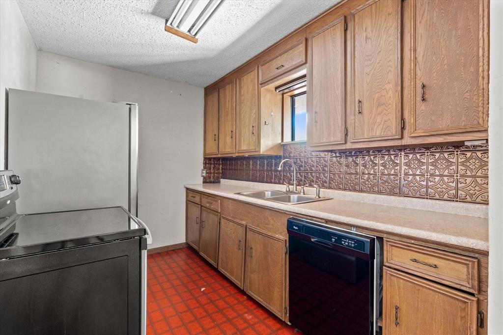 800 County Road 426 Property Photo 12