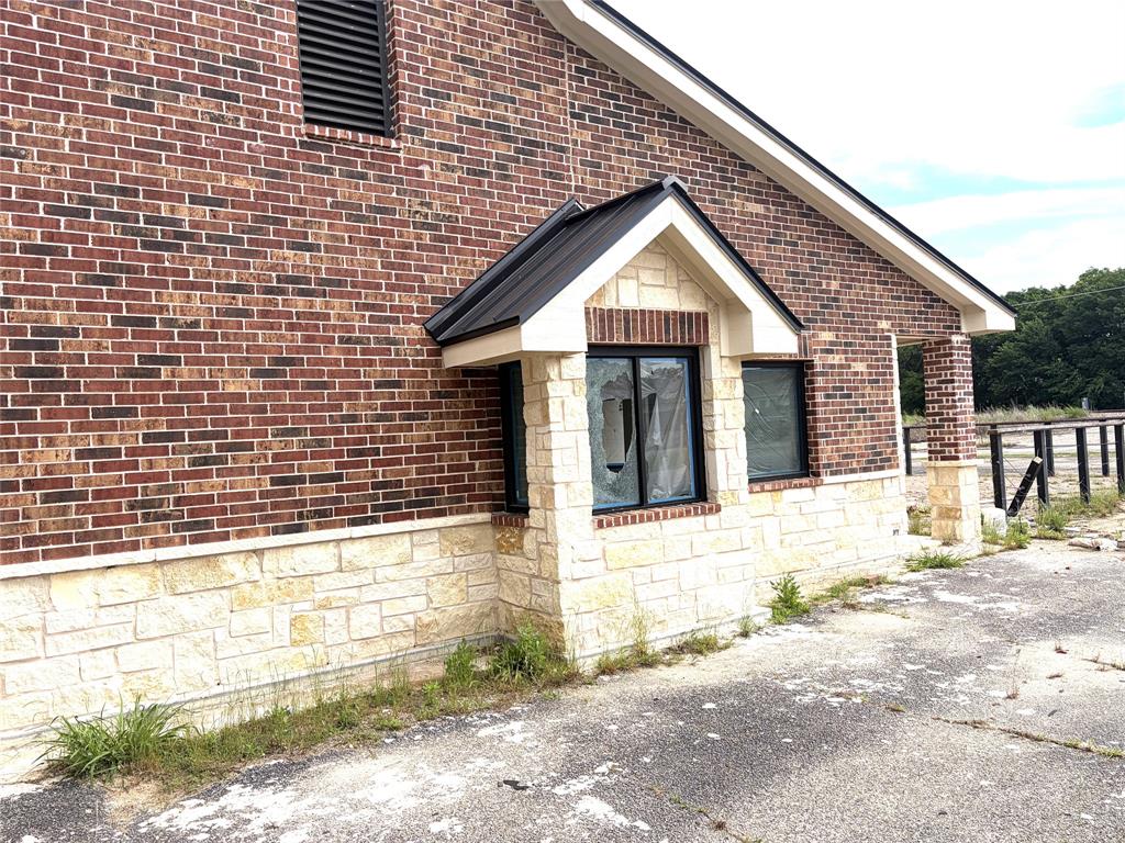900 N Broughton Street Property Photo 4