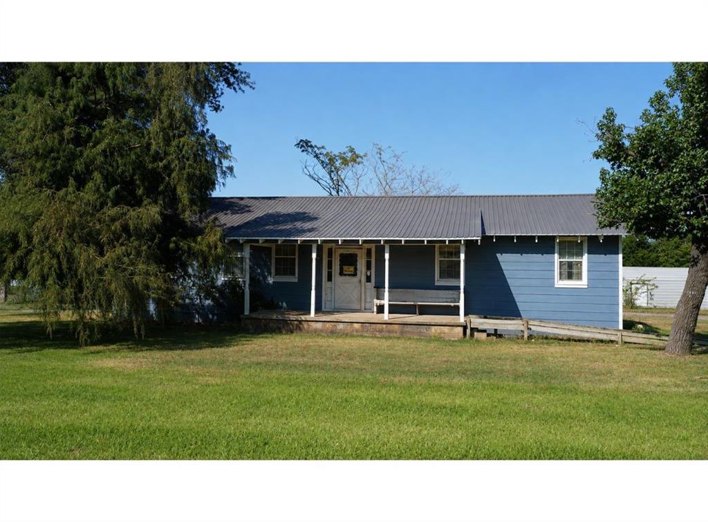 949 County Road 1410 Property Photo 2
