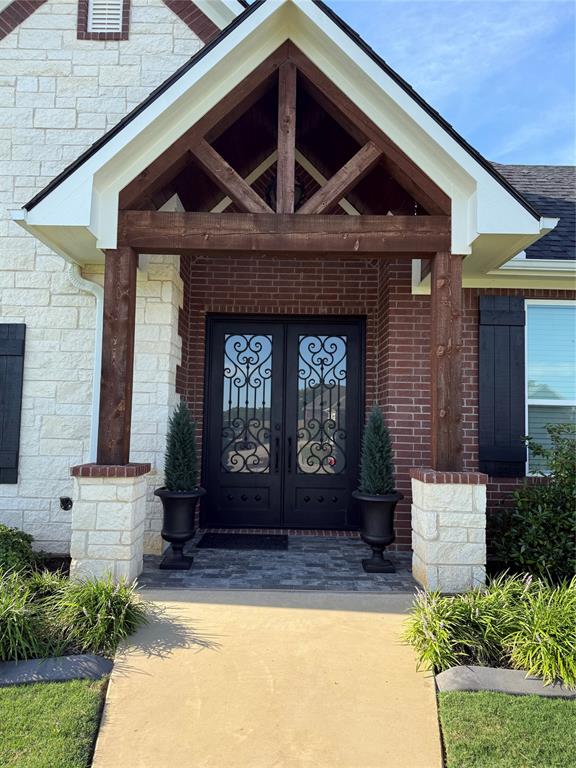 1003 Stone Bridge Street Property Photo 5