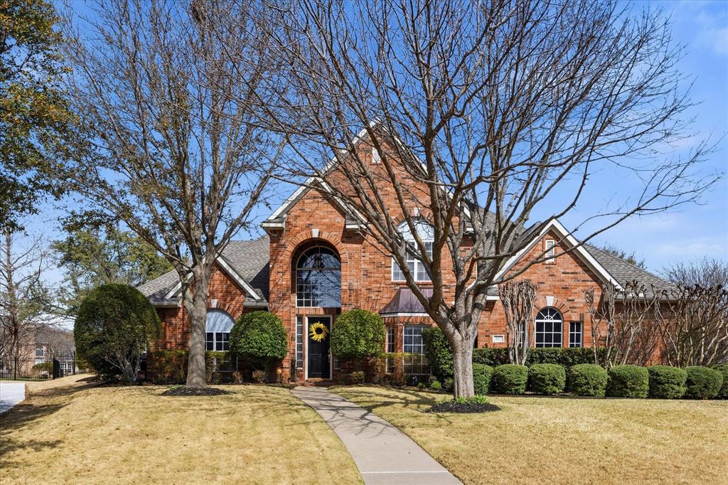 207 Mallard Lakes Drive Property Photo 1