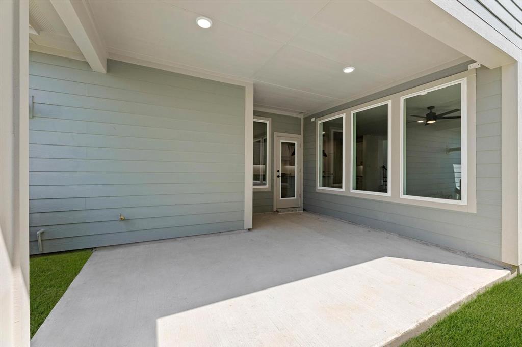 1405 Laurel Lane Property Photo 3