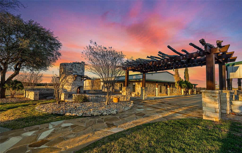 2820 Talbert Ranch Road Property Photo 1