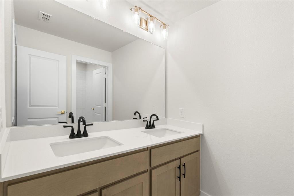 2506 Lindberg Street Property Photo 1