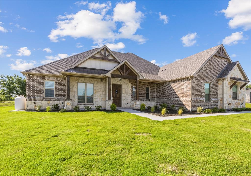 8400 Stallion Drive Property Photo 2