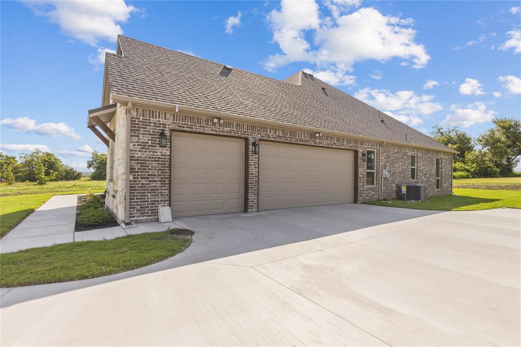 8400 Stallion Drive Property Photo 4