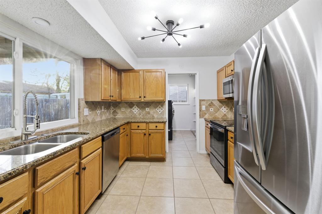 5914 Freemans Farm Street Property Photo 11