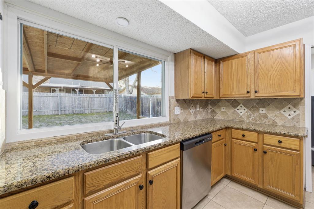 5914 Freemans Farm Street Property Photo 13