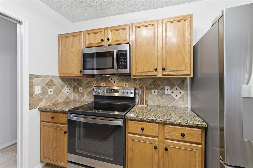 5914 Freemans Farm Street Property Photo 15