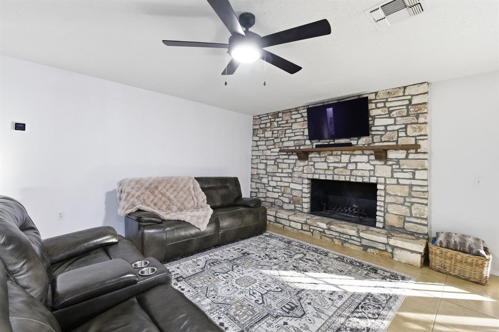 5914 Freemans Farm Street Property Photo 19