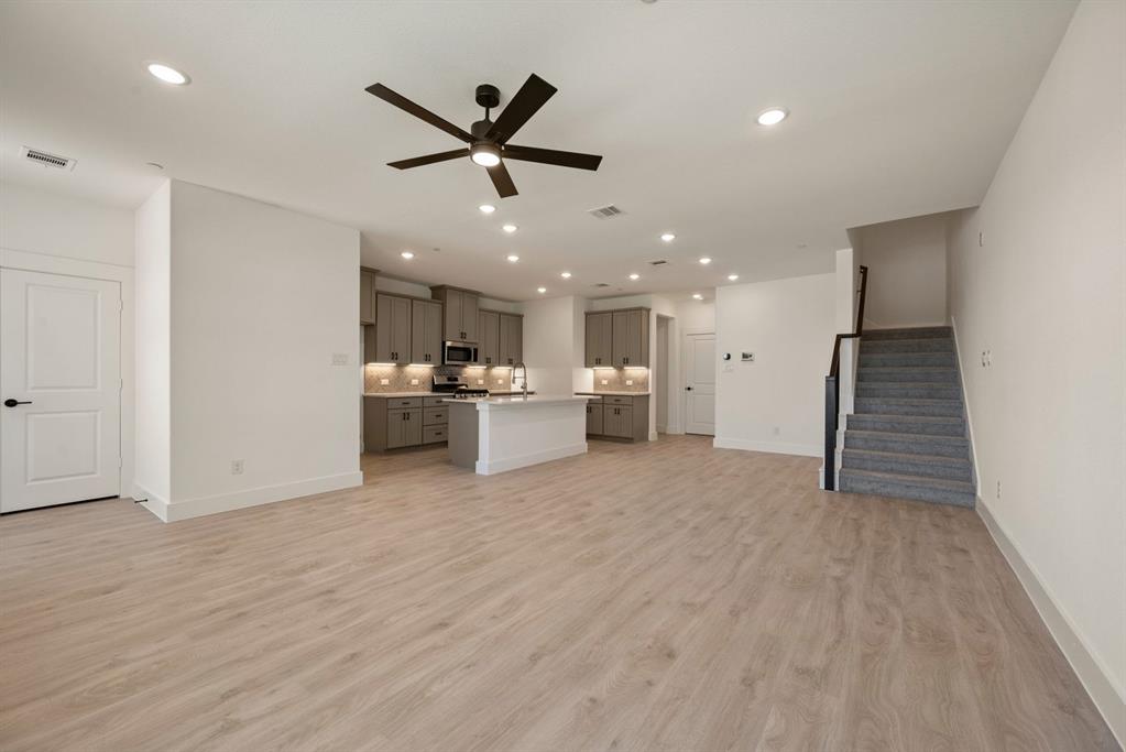 4513 Lamplights Drive Property Photo 9