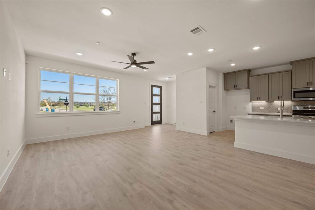 4513 Lamplights Drive Property Photo 10