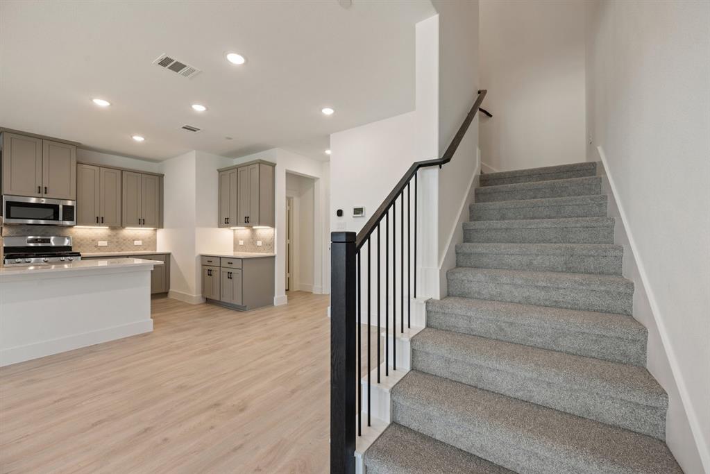 4513 Lamplights Drive Property Photo 19