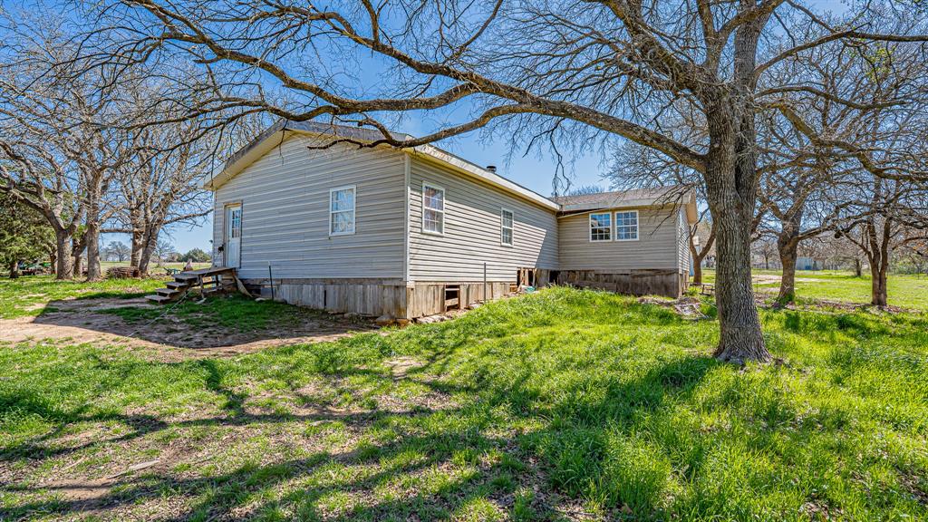 178 County Road 4372 Property Photo 3