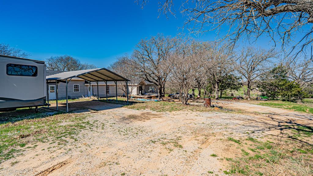 178 County Road 4372 Property Photo 4