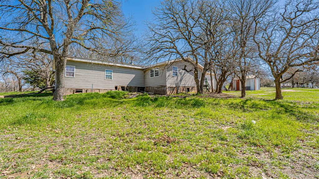 178 County Road 4372 Property Photo 5