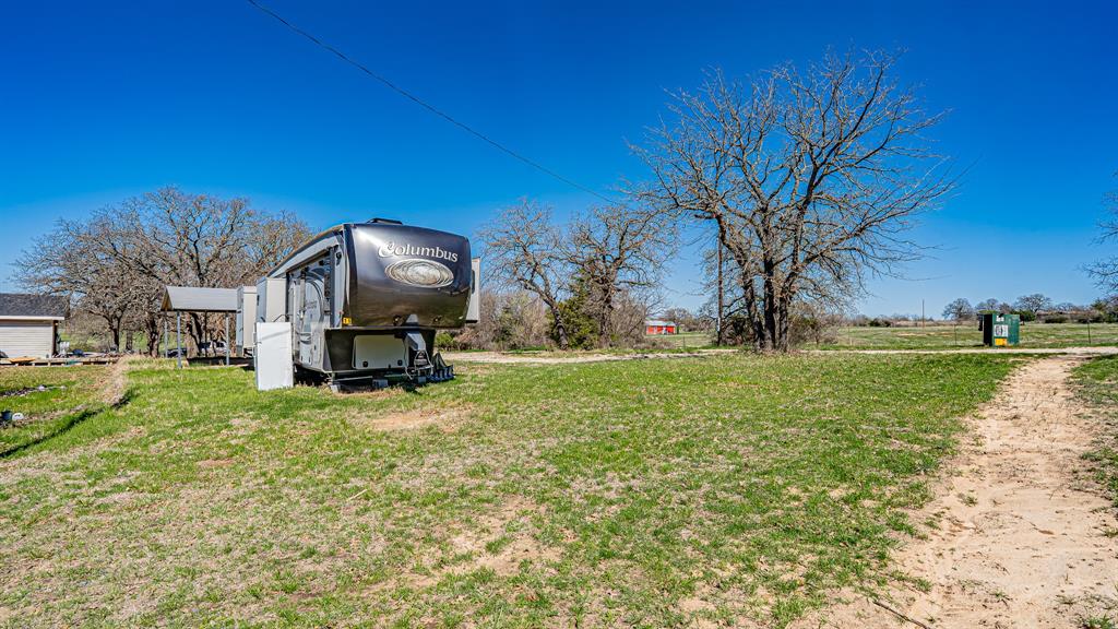 178 County Road 4372 Property Photo 9