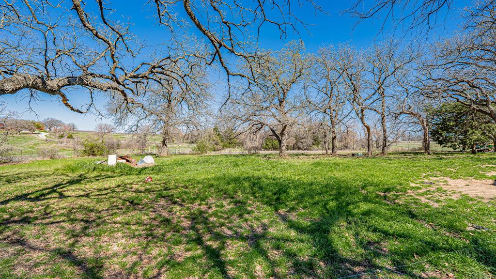 178 County Road 4372 Property Photo 11