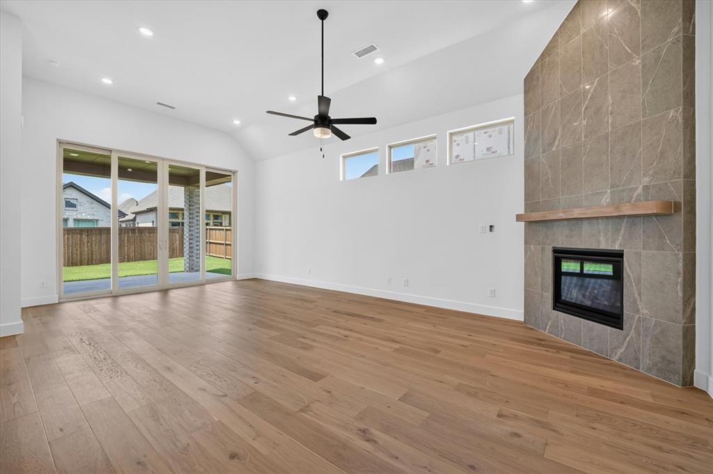729 Bridle Path Parkway Property Photo 11