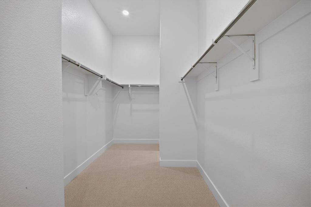 729 Bridle Path Parkway Property Photo 17
