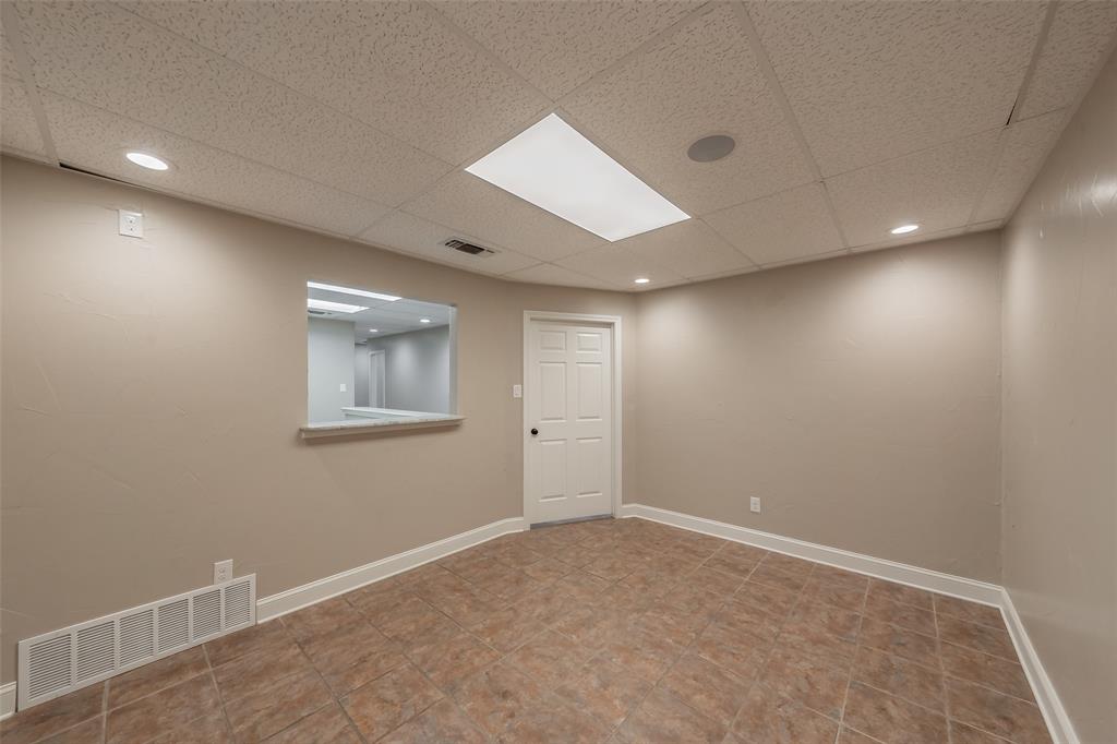 1009 W Mitchell Street Property Photo 5