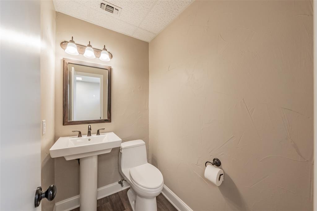 1009 W Mitchell Street Property Photo 8
