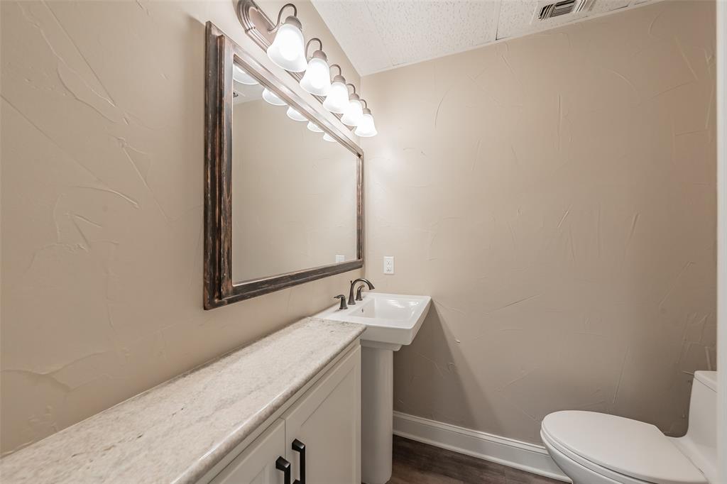 1009 W Mitchell Street Property Photo 15
