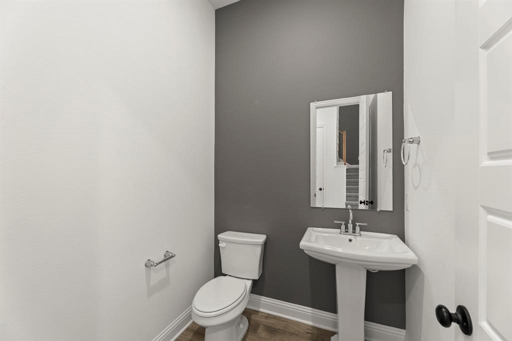 2522 Campden Mews Property Photo 16